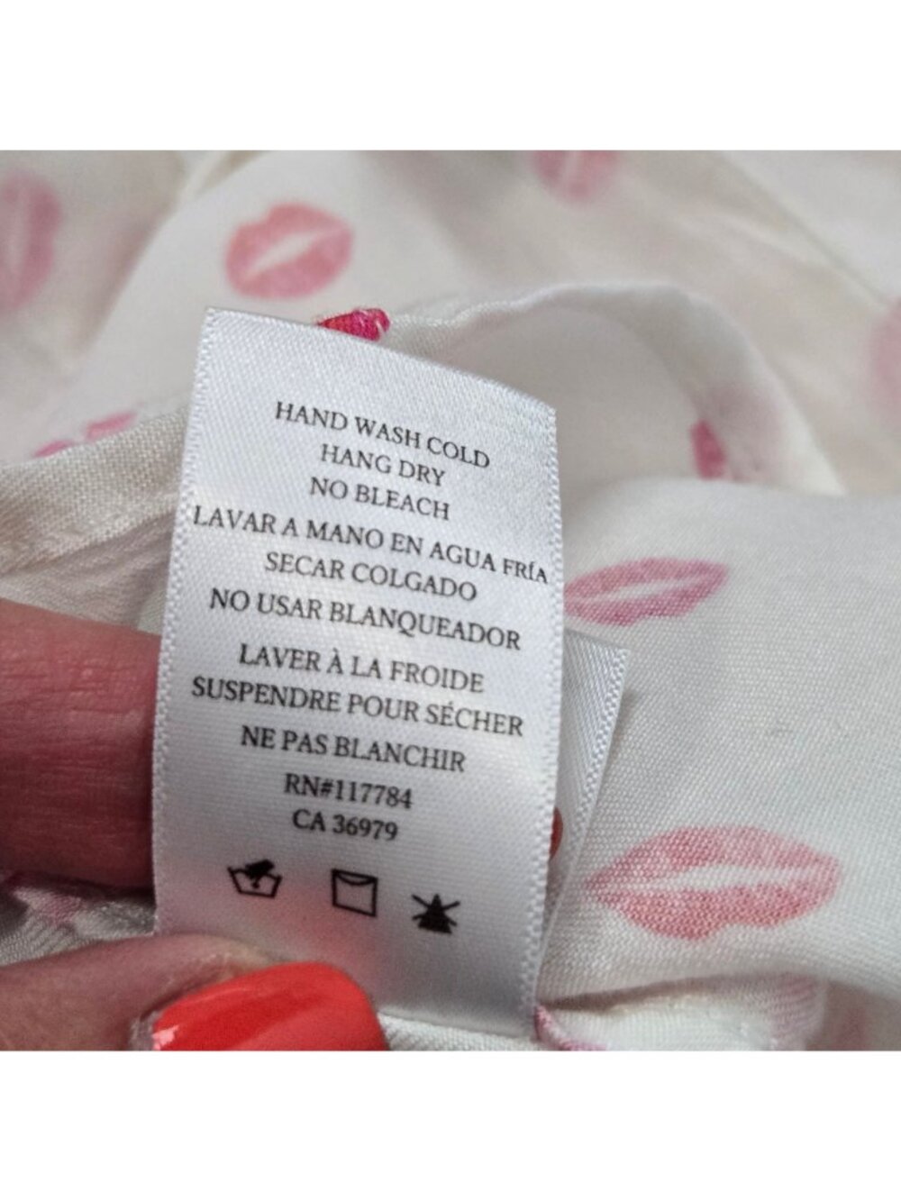 Rails Size M Rocsi Kiss Me Lipstick All Over Print Button-Up Blouse Feminine Pre - Picture 11 of 11